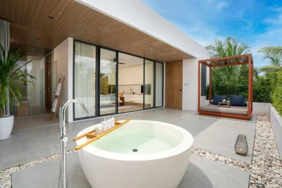 Suite con una camera da letto e vasca da bagno all'aperto — Meliá Phuket Mai Khao